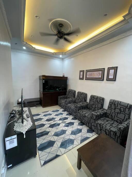 Shimahjay Telok Mas Rumah percutian